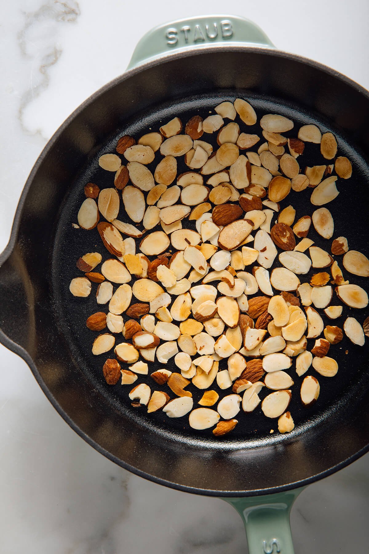 toasted sliced almonds