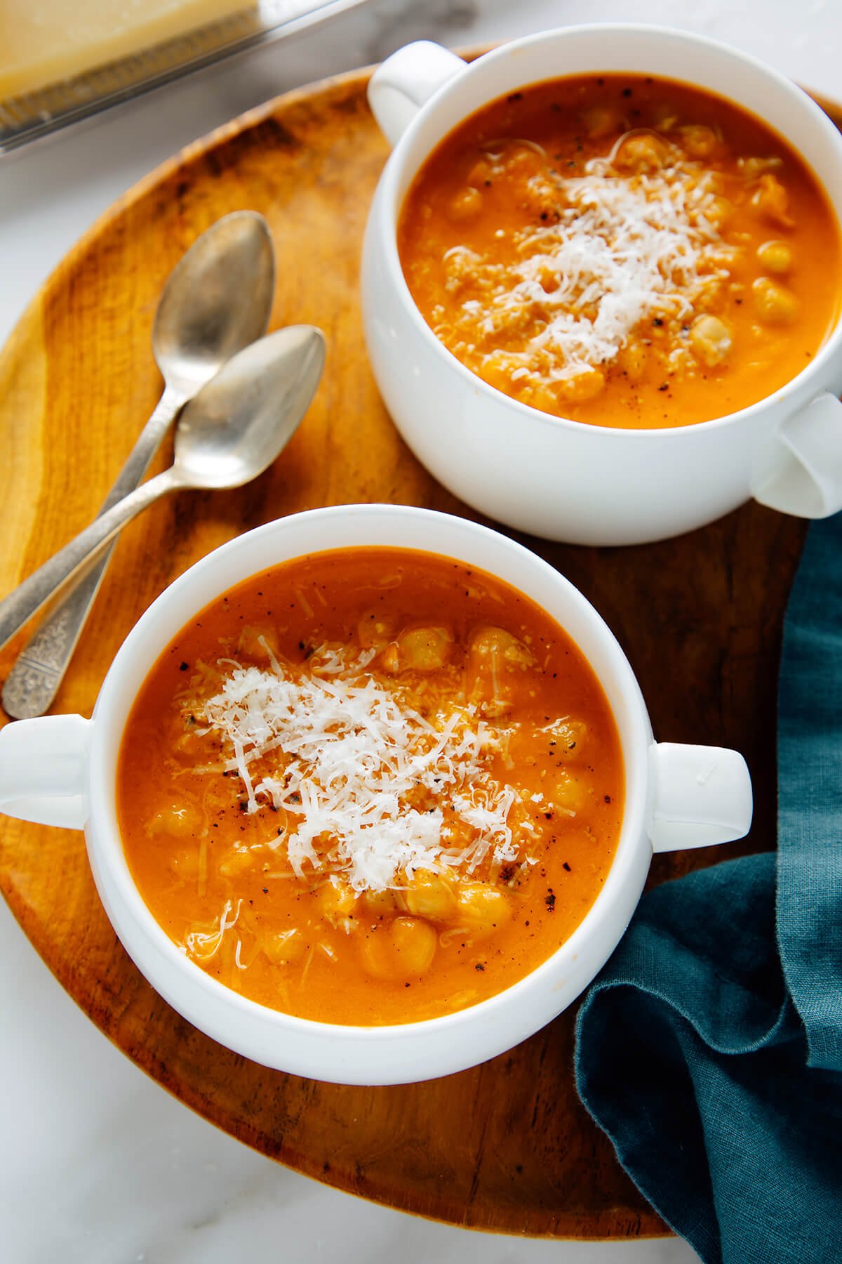 chickpea tomato soup in bowls